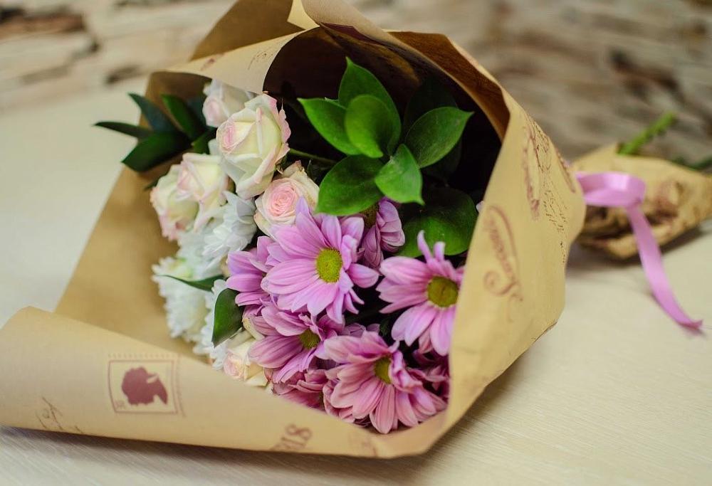 Букет цветов из: Розы и Хризантемы в Улётах