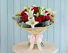 Букет цветов из:  Лилии и Розы в Улётах