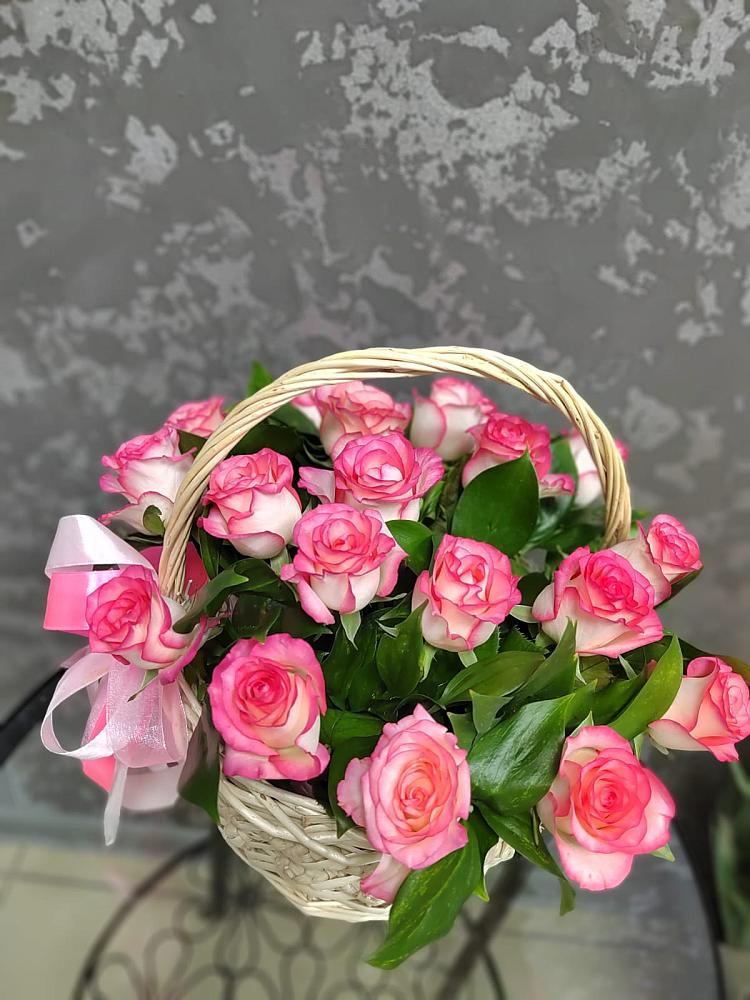 Цветочная композиция из Розы в корзине в Улётах
