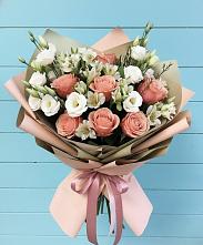 Букет цветов из:  Розы, Альстромерии и Лизиантусы в Улётах