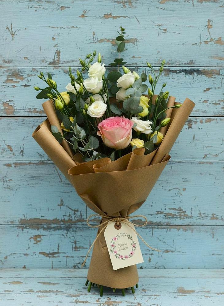 Букет цветов из: Розы и Лизиантусы в Улётах