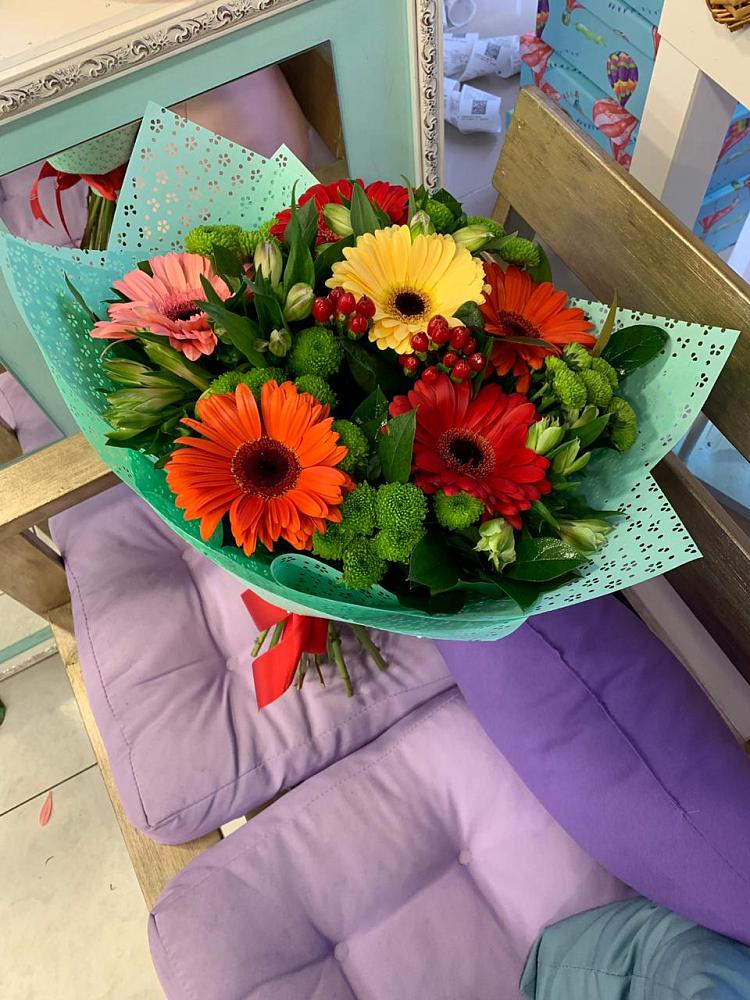 Букет цветов из: Герберы, Хризантемы и Альстромерии в Улётах