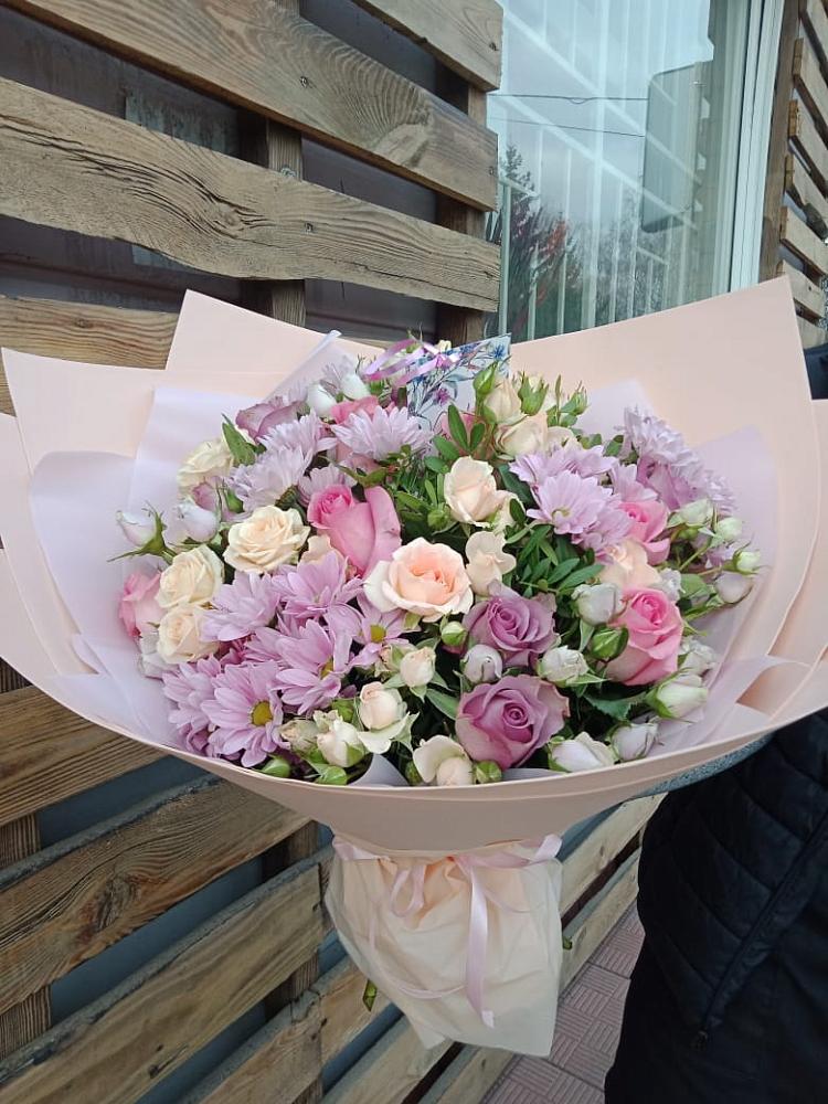 Букет цветов из: Розы и Хризантемы в Улётах