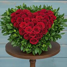 Цветочная композиция из Розы в виде сердца в Улётах