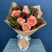 Букет цветов из:  Розы и Альстромерии в Улётах