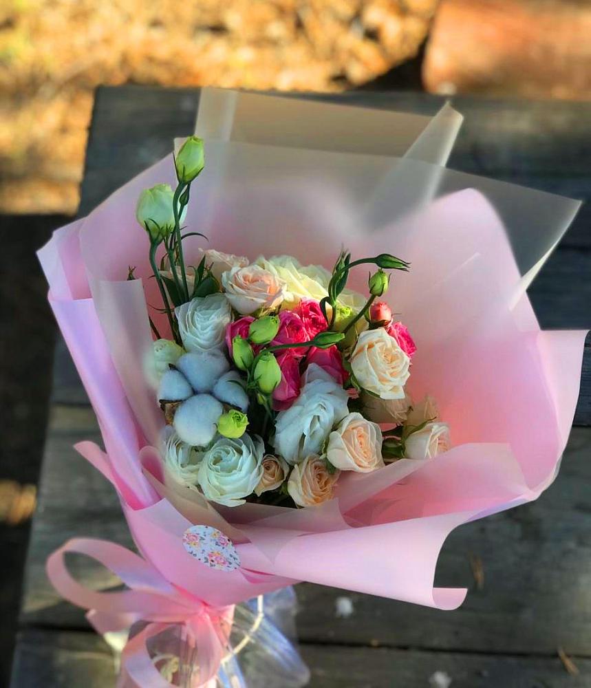 Букет цветов из: Розы и Лизиантусы в Улётах