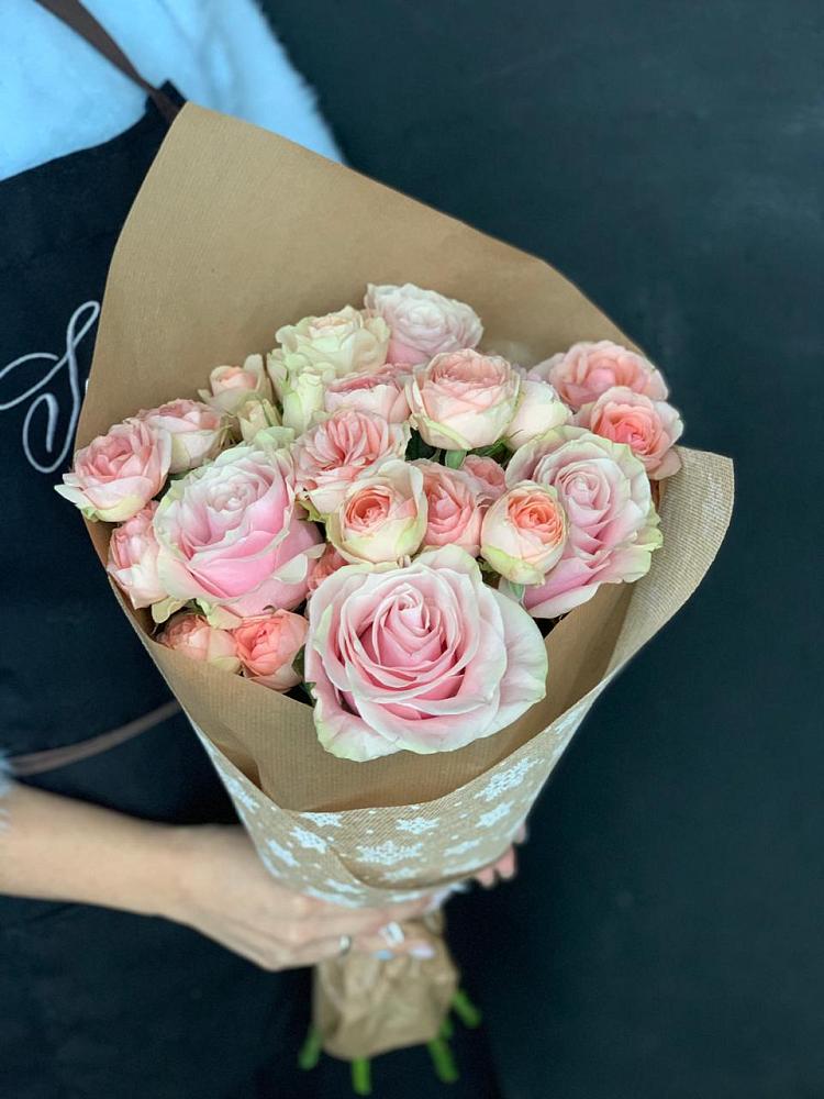 Букет цветов из: Хризантемы и Розы в Улётах