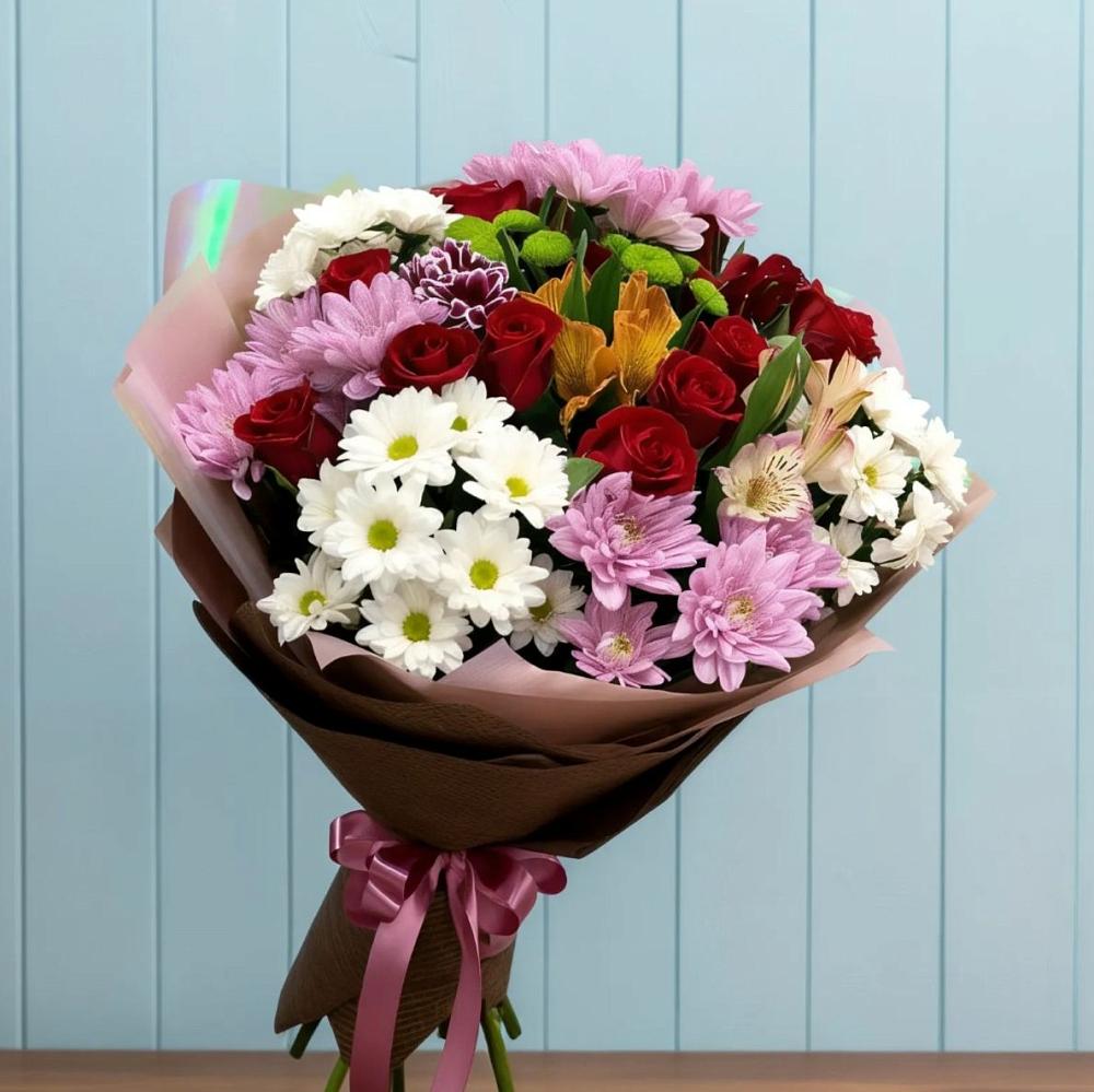 Букет цветов из: Розы, Хризантемы и Альстромерии в Улётах