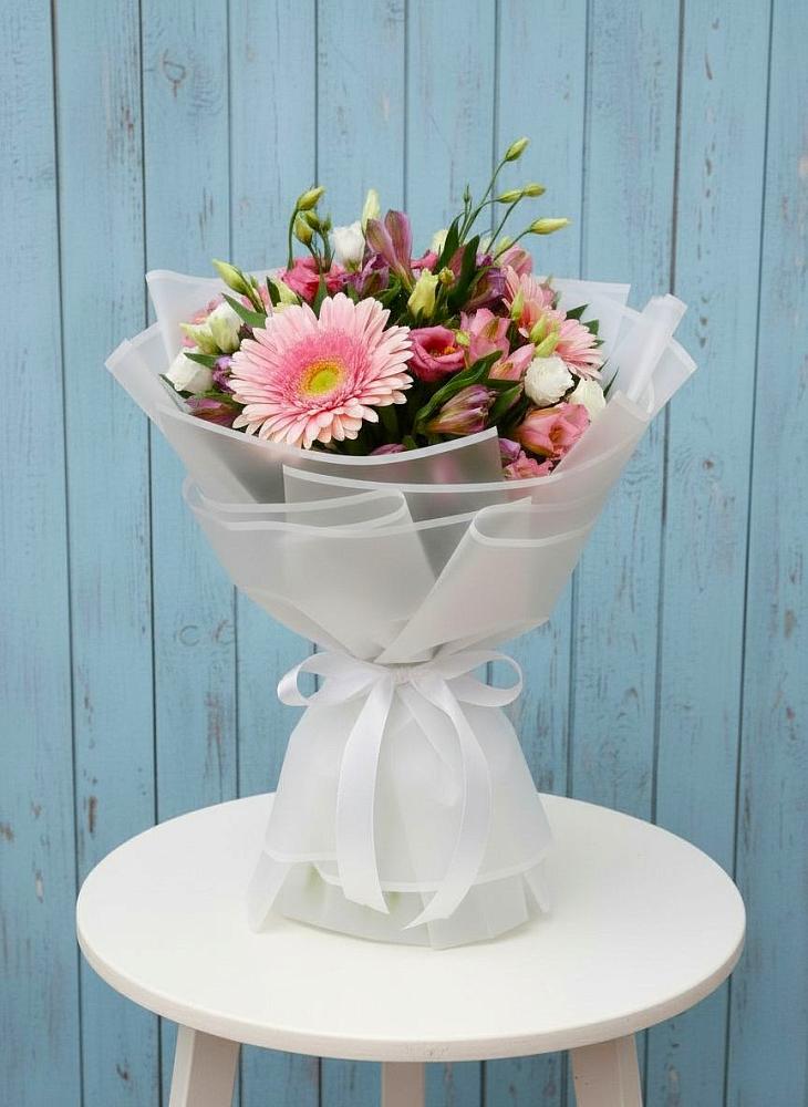 Букет цветов из: Герберы, Альстромерии и Лизиантусы в Улётах