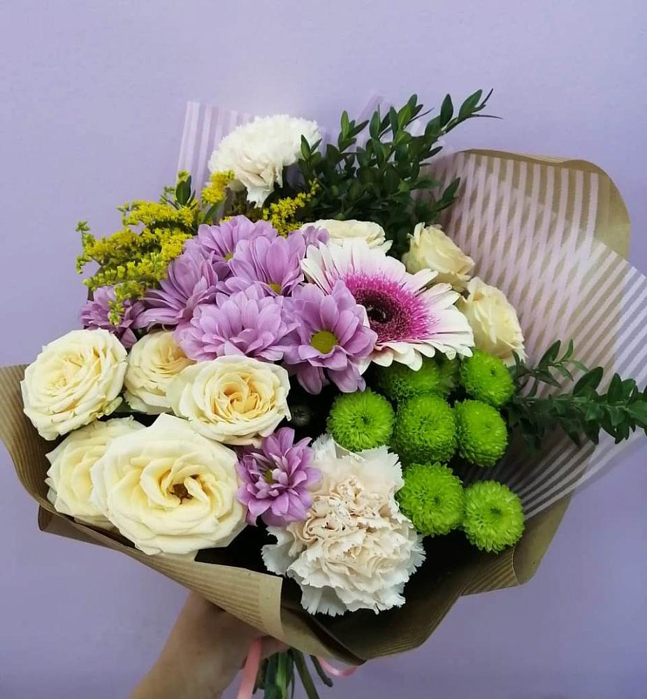 Букет цветов из: Хризантемы, Розы, Гвоздики и Герберы в Улётах