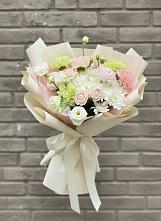Букет цветов из:  Гвоздики, Розы, Лизиантусы и Хризантемы в Улётах