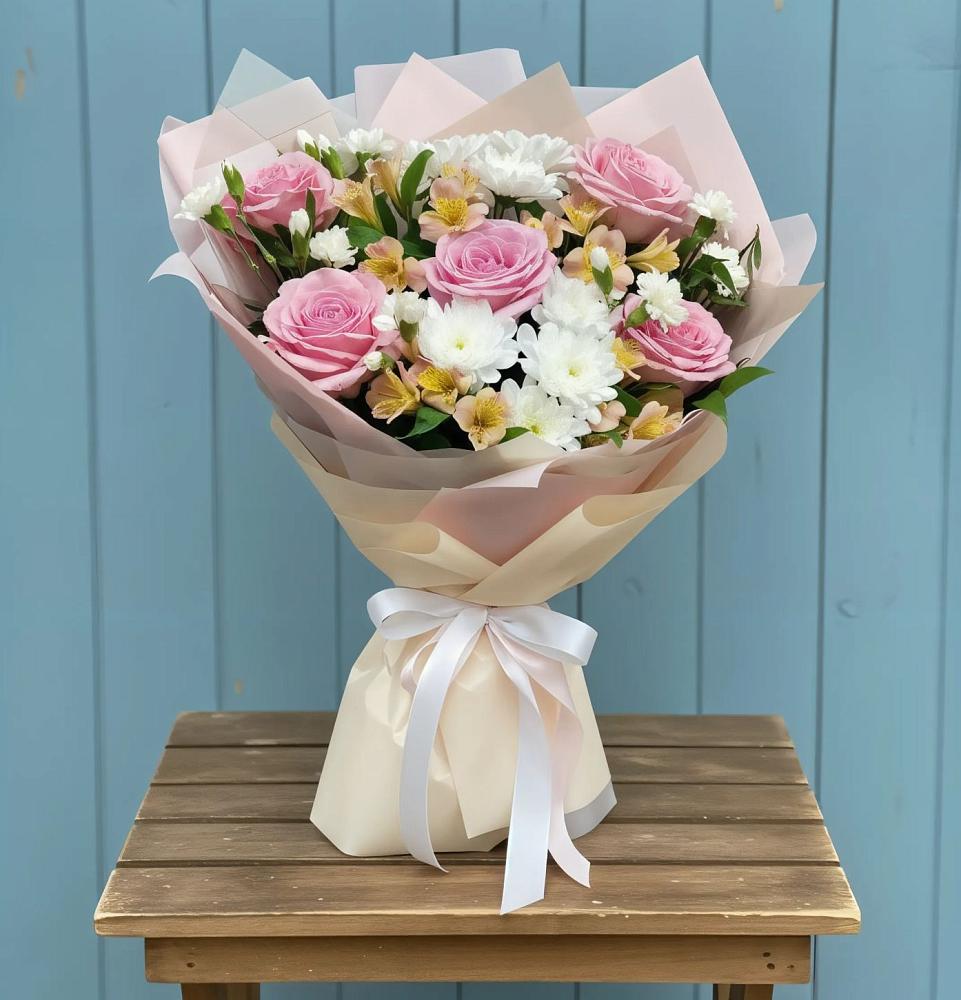 Букет цветов из: Гвоздики, Орхидеи и Розы в Улётах