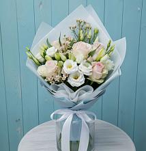 Букет цветов из:  Розы и Лизиантусы в Улётах