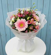 Букет цветов из:  Герберы, Альстромерии и Лизиантусы в Улётах