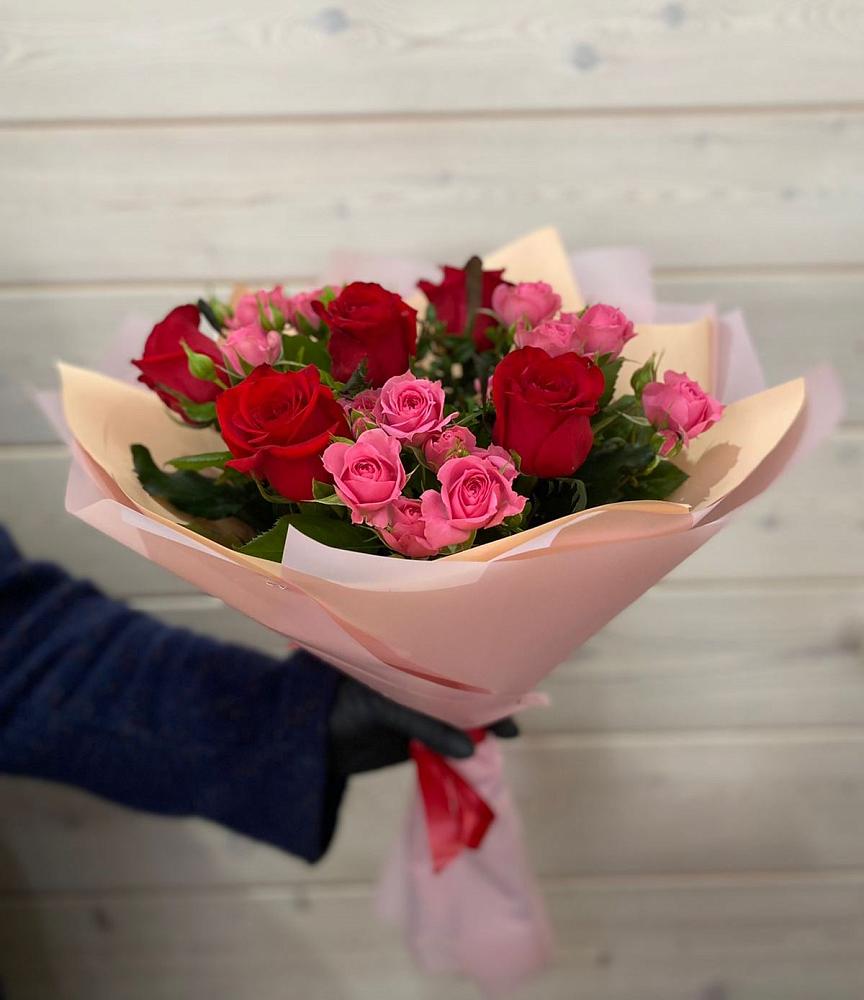 Букет цветов из: Розы в Улётах