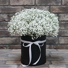 Цветочная композиция из Гипсофила в шляпной коробке в Улётах