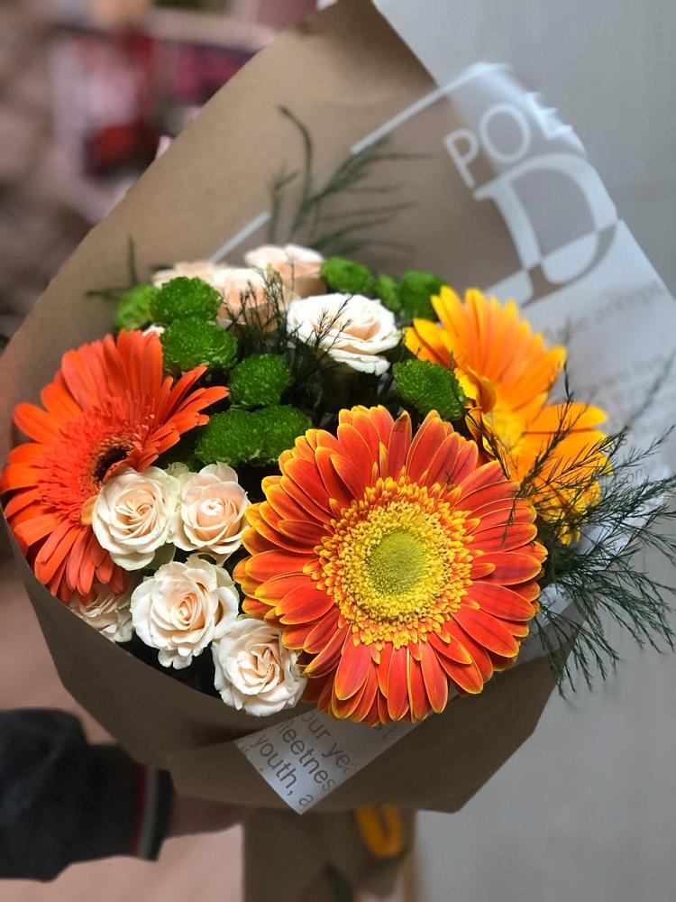 Букет цветов из: Герберы, Хризантемы и Розы в Улётах