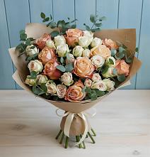 Букет цветов из:  Альстромерии и Розы в Улётах