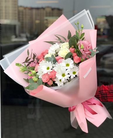 Букет цветов из: Розы, Лизиантусы и Хризантемы в Улётах
